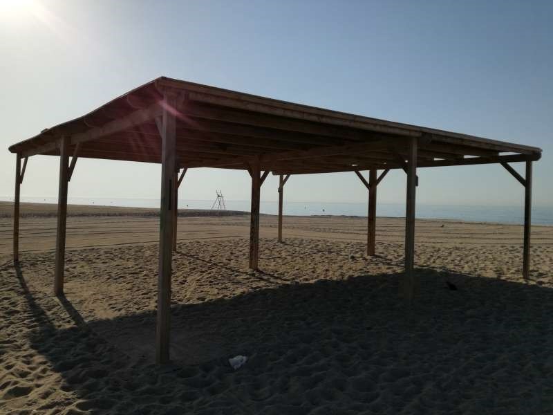 Imatge pels mitjans: Pèrgoles a la platja