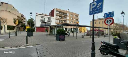 Remodelem la plaça dels Cavallets